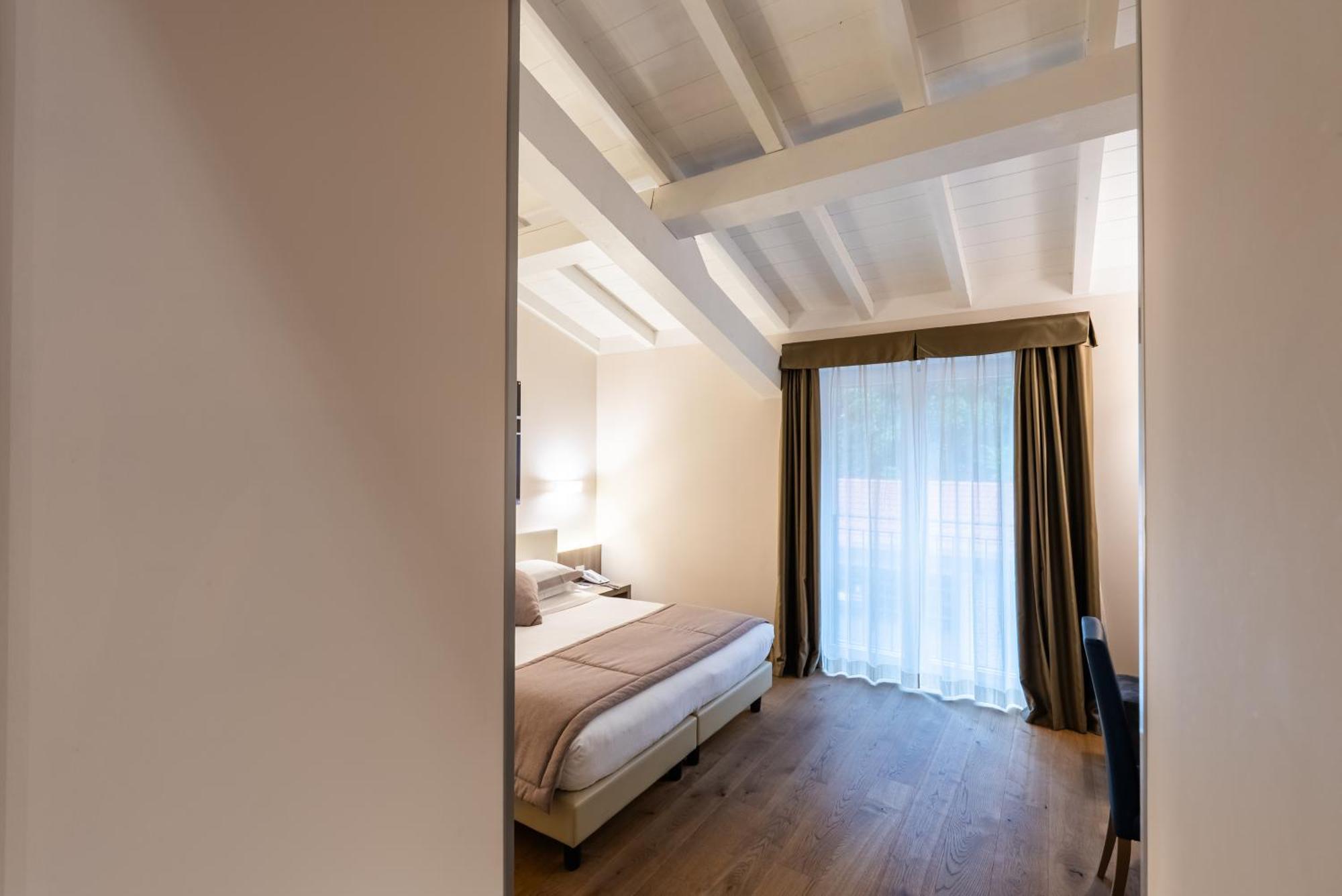 Hotel Centrale Cernobbio Esterno foto